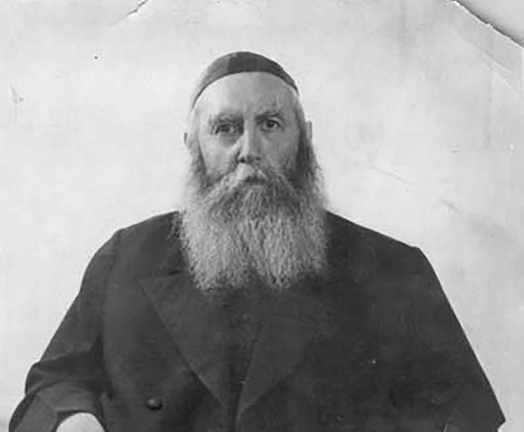 י"א תמוז - הרבי הריי"צ מתחיל להניח תפילין (תרנ"א)